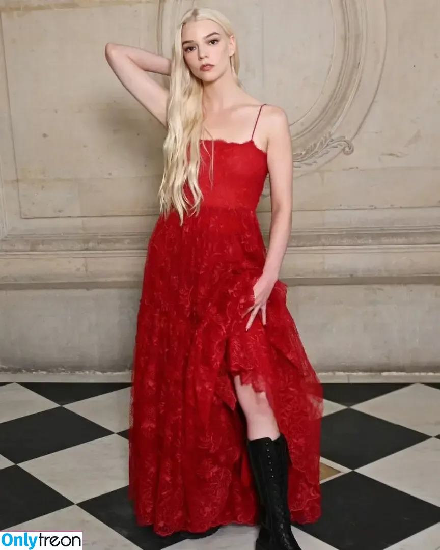Anya Taylor-Joy nude photo #1308 (Anya Taylor Joy / anyataylorjoy)