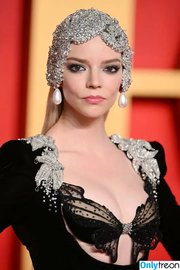 Anya Taylor-Joy nude photo #1471 (Anya Taylor Joy / anyataylorjoy)