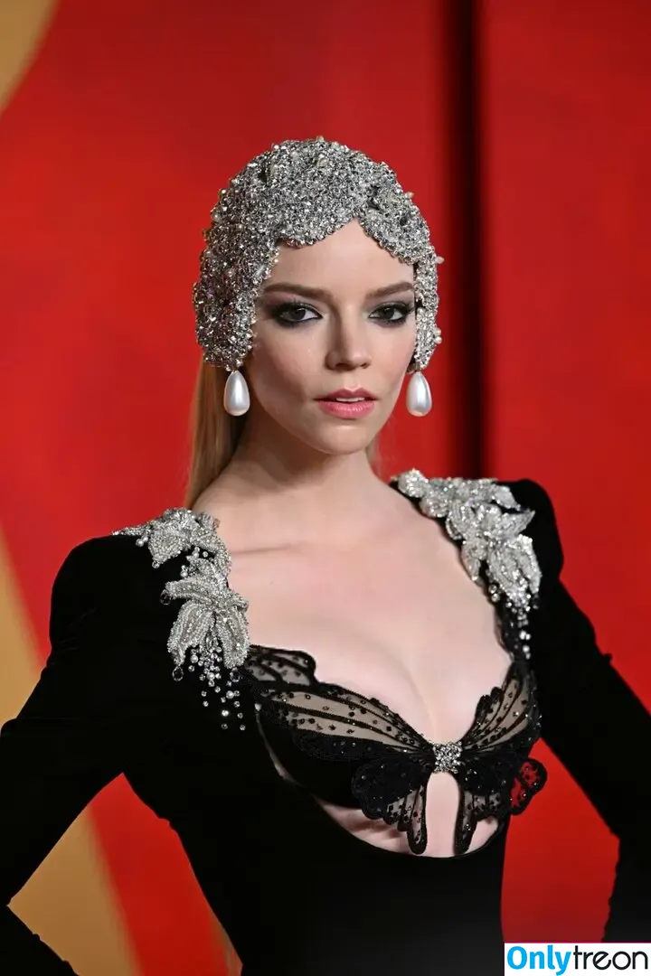 Anya Taylor-Joy nude photo #1473 (Anya Taylor Joy / anyataylorjoy)