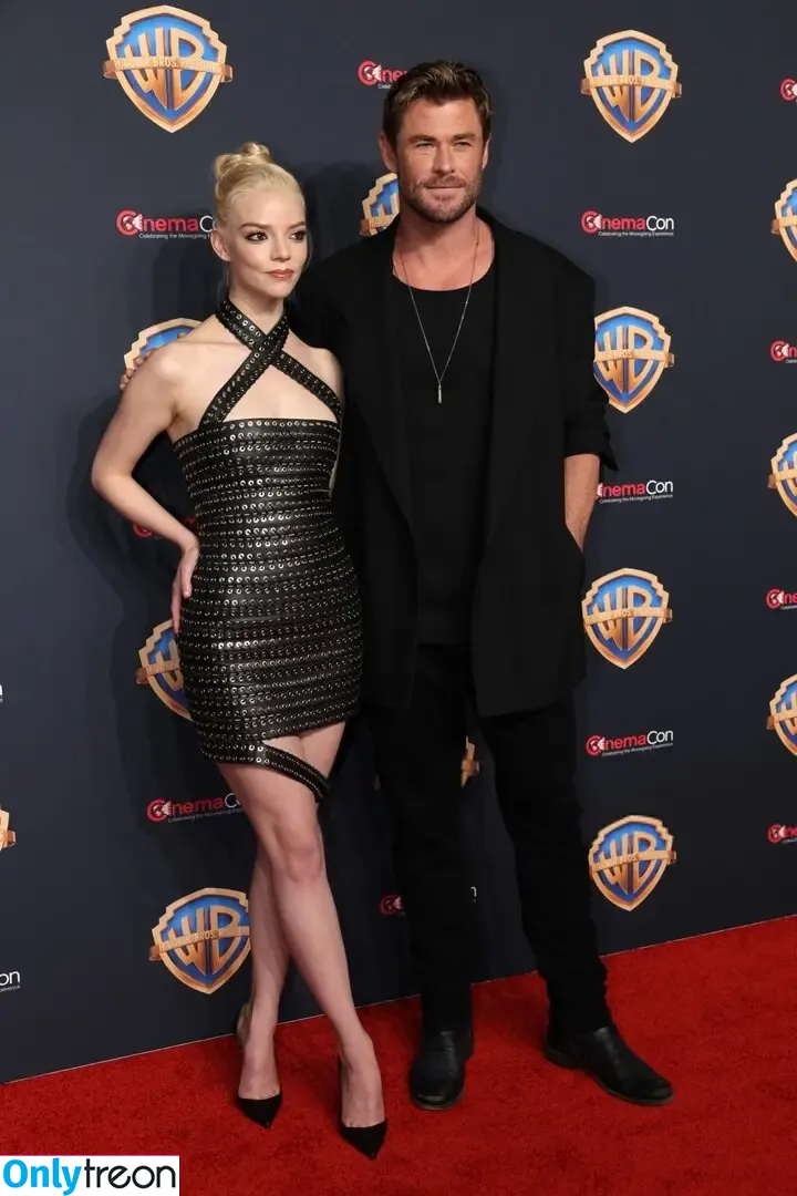 Anya Taylor-Joy nude photo #1544 (Anya Taylor Joy / anyataylorjoy)