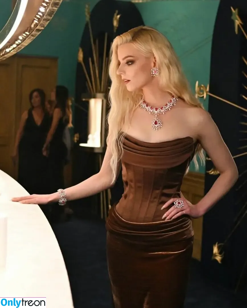 Anya Taylor-Joy nude photo #1622 (Anya Taylor Joy / anyataylorjoy)