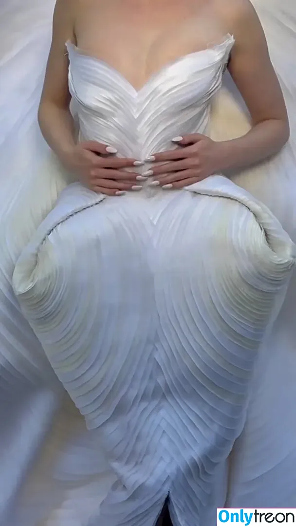 Anya Taylor-Joy nude photo #1766 (Anya Taylor Joy / anyataylorjoy)