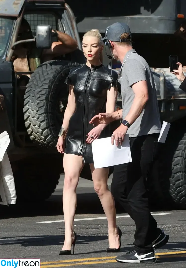 Anya Taylor-Joy nude photo #1773 (Anya Taylor Joy / anyataylorjoy)