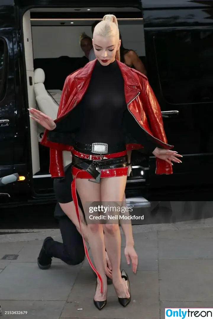 Anya Taylor-Joy nude photo #1952 (Anya Taylor Joy / anyataylorjoy)