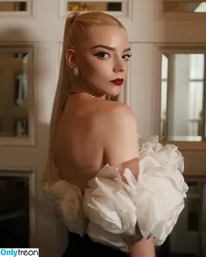 Anya Taylor-Joy / Anya Taylor Joy / anyataylorjoy nude photo #2006