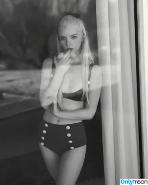 Anya Taylor-Joy / Anya Taylor Joy / anyataylorjoy nude photo #2083