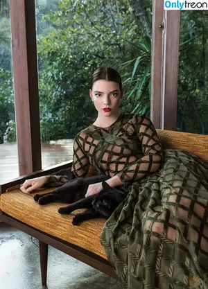 Anya Taylor-Joy / Anya Taylor Joy / anyataylorjoy nude photo #2105