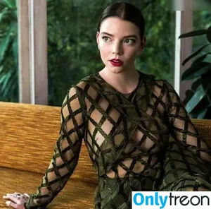 Anya Taylor-Joy / Anya Taylor Joy / anyataylorjoy nude photo #2106