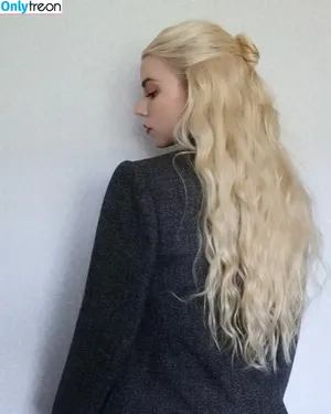 Anya Taylor-Joy / Anya Taylor Joy / anyataylorjoy nude photo #2177