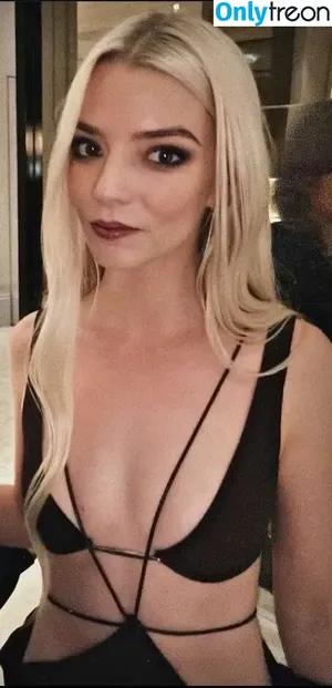Anya Taylor-Joy / Anya Taylor Joy / anyataylorjoy nude photo #2217