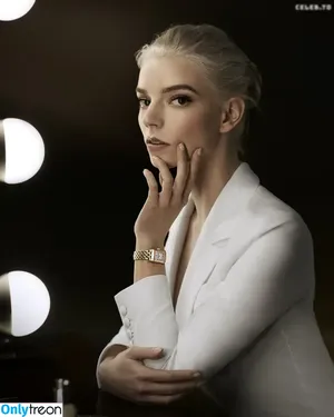 Anya Taylor-Joy / Anya Taylor Joy / anyataylorjoy nude photo #2227