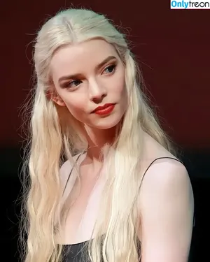 Anya Taylor-Joy / Anya Taylor Joy / anyataylorjoy nude photo #2236