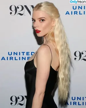 Anya Taylor-Joy / Anya Taylor Joy / anyataylorjoy nude photo #2237