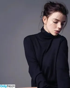 Anya Taylor-Joy / Anya Taylor Joy / anyataylorjoy nude photo #2256