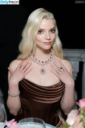 Anya Taylor-Joy / Anya Taylor Joy / anyataylorjoy nude photo #2316