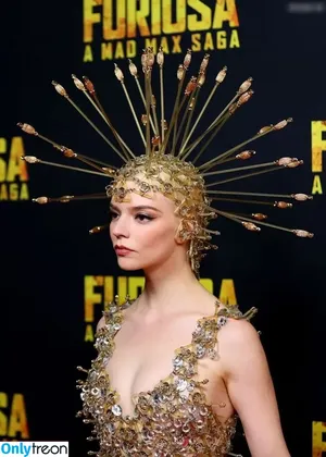 Anya Taylor-Joy / Anya Taylor Joy / anyataylorjoy nude photo #2374