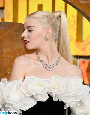 Anya Taylor-Joy / Anya Taylor Joy / anyataylorjoy nude photo #2412