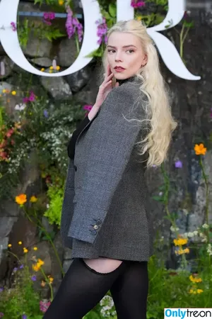 Anya Taylor-Joy / Anya Taylor Joy / anyataylorjoy nude photo #2521