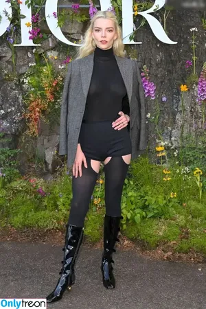 Anya Taylor-Joy / Anya Taylor Joy / anyataylorjoy nude photo #2522