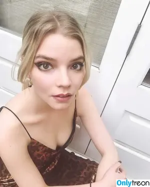 Anya Taylor-Joy / Anya Taylor Joy / anyataylorjoy nude photo #2550