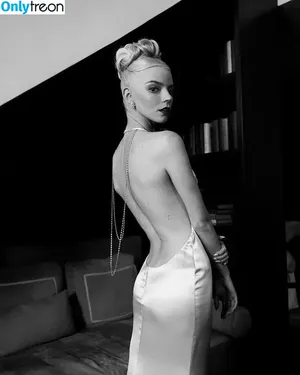 Anya Taylor-Joy / Anya Taylor Joy / anyataylorjoy nude photo #2554