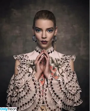 Anya Taylor-Joy / Anya Taylor Joy / anyataylorjoy nude photo #2593