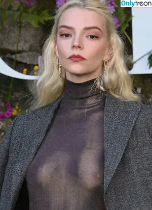 Anya Taylor-Joy / Anya Taylor Joy / anyataylorjoy nude photo #2602