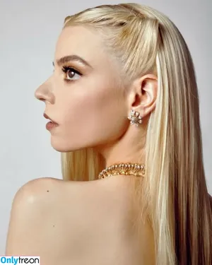 Anya Taylor-Joy / Anya Taylor Joy / anyataylorjoy nude photo #2624