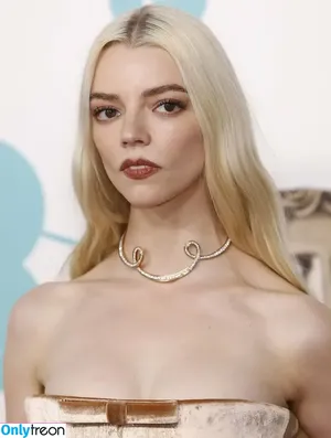 Anya Taylor-Joy / Anya Taylor Joy / anyataylorjoy nude photo #2629