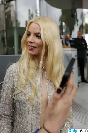 Anya Taylor-Joy / Anya Taylor Joy / anyataylorjoy nude photo #2664