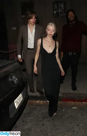 Anya Taylor-Joy / Anya Taylor Joy / anyataylorjoy nude photo #2678