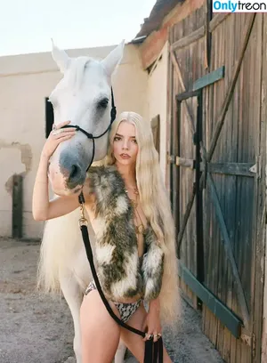 Anya Taylor-Joy / Anya Taylor Joy / anyataylorjoy nude photo #2680
