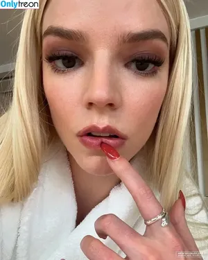 Anya Taylor-Joy / Anya Taylor Joy / anyataylorjoy nude photo #2707