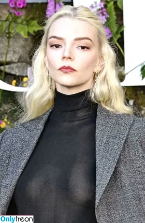 Anya Taylor-Joy / Anya Taylor Joy / anyataylorjoy nude photo #2710