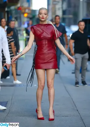 Anya Taylor-Joy / Anya Taylor Joy / anyataylorjoy nude photo #2740
