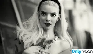 Anya Taylor-Joy / Anya Taylor Joy / anyataylorjoy nude photo #2791