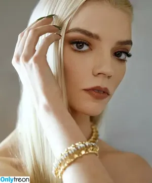 Anya Taylor-Joy / Anya Taylor Joy / anyataylorjoy nude photo #2801