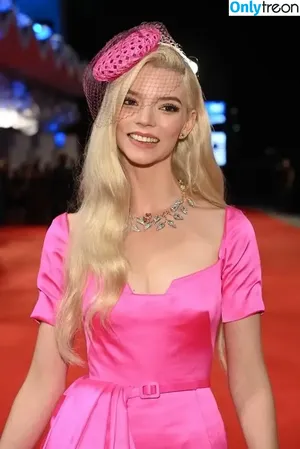 Anya Taylor-Joy / Anya Taylor Joy / anyataylorjoy nude photo #2808