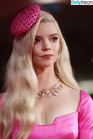 Anya Taylor-Joy / Anya Taylor Joy / anyataylorjoy nude photo #2816