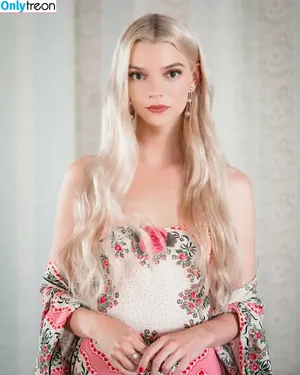 Anya Taylor-Joy / Anya Taylor Joy / anyataylorjoy nude photo #2822