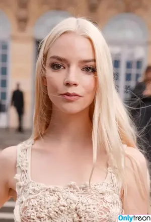 Anya Taylor-Joy / Anya Taylor Joy / anyataylorjoy nude photo #2827