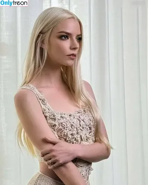 Anya Taylor-Joy / Anya Taylor Joy / anyataylorjoy nude photo #2832