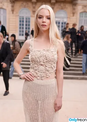 Anya Taylor-Joy / Anya Taylor Joy / anyataylorjoy nude photo #2835