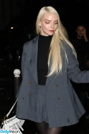 Anya Taylor-Joy / Anya Taylor Joy / anyataylorjoy nude photo #2842