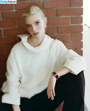 Anya Taylor-Joy / Anya Taylor Joy / anyataylorjoy nude photo #2856