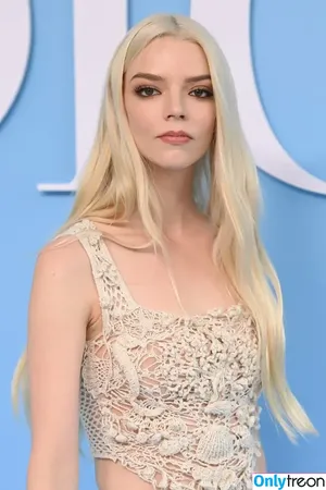 Anya Taylor-Joy / Anya Taylor Joy / anyataylorjoy nude photo #2871