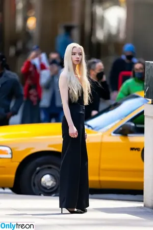 Anya Taylor-Joy / Anya Taylor Joy / anyataylorjoy nude photo #2883