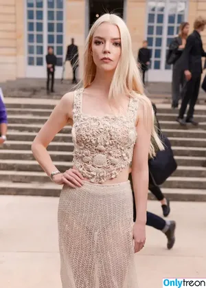 Anya Taylor-Joy / Anya Taylor Joy / anyataylorjoy nude photo #2921