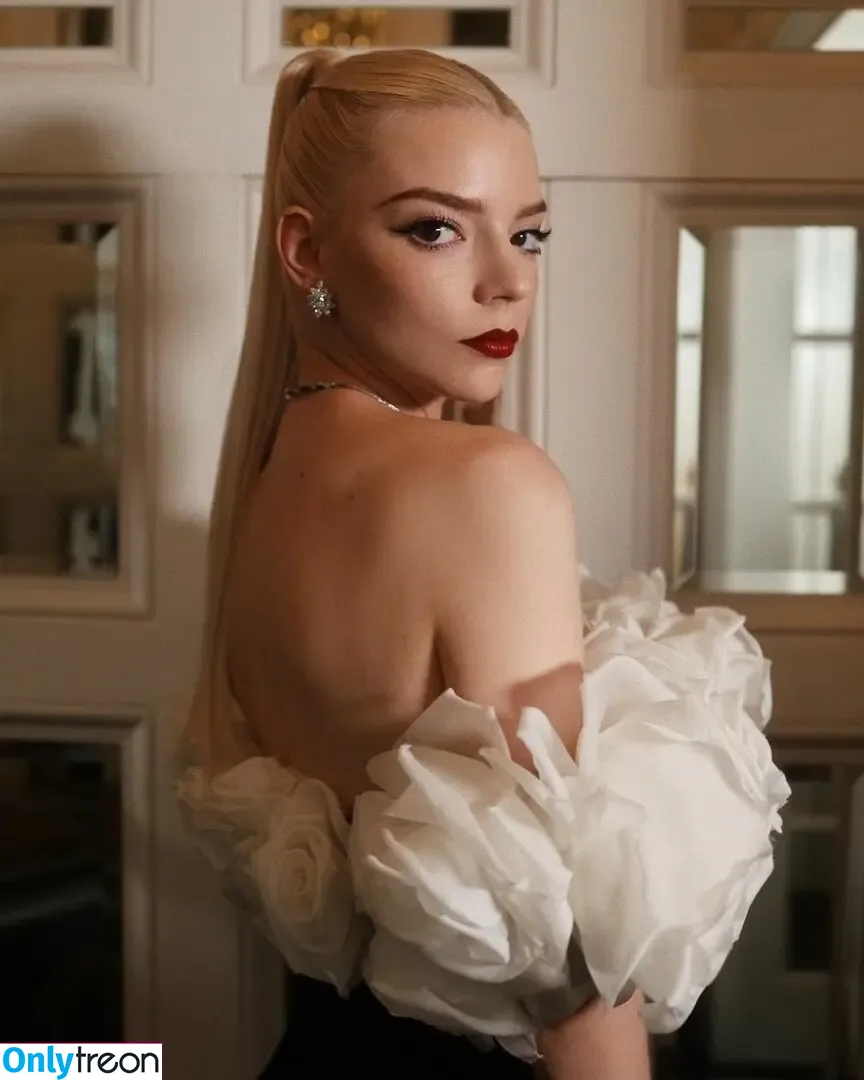 Anya Taylor-Joy nude photo #2006 (Anya Taylor Joy / anyataylorjoy)