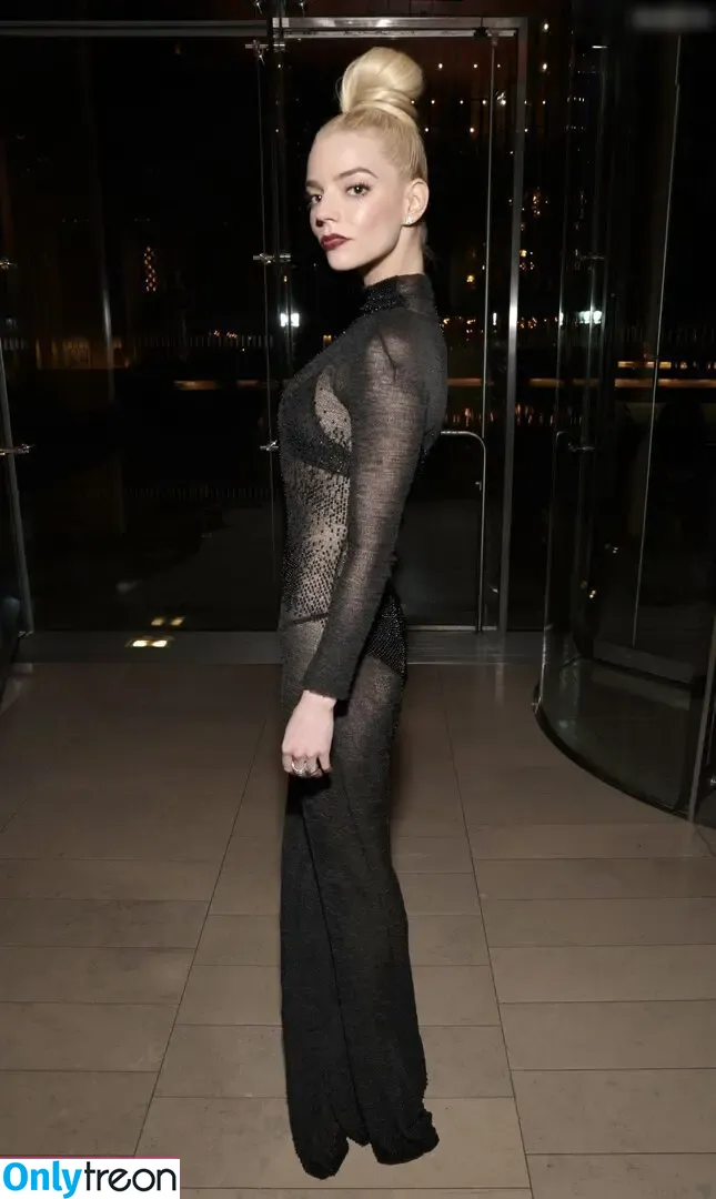 Anya Taylor-Joy nude photo #2095 (Anya Taylor Joy / anyataylorjoy)